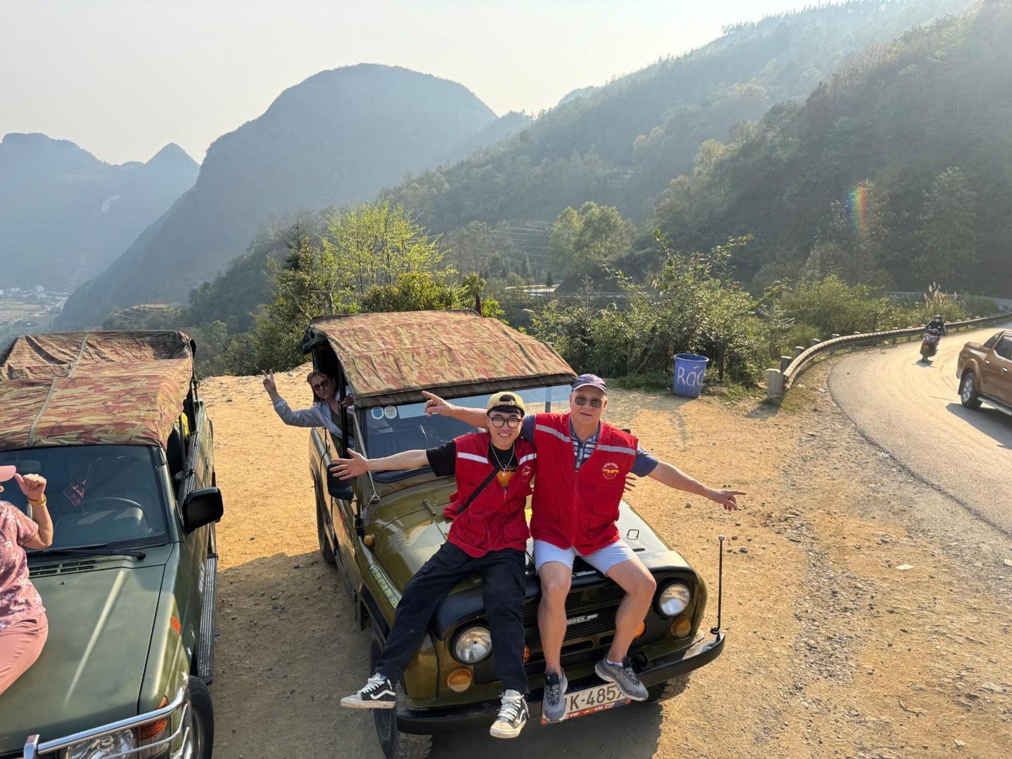 Lotus Premium Lodge - Lotus Group Tours Hà Giang Eksteriør billede